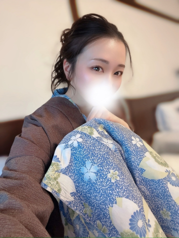 青葉 りな (23)