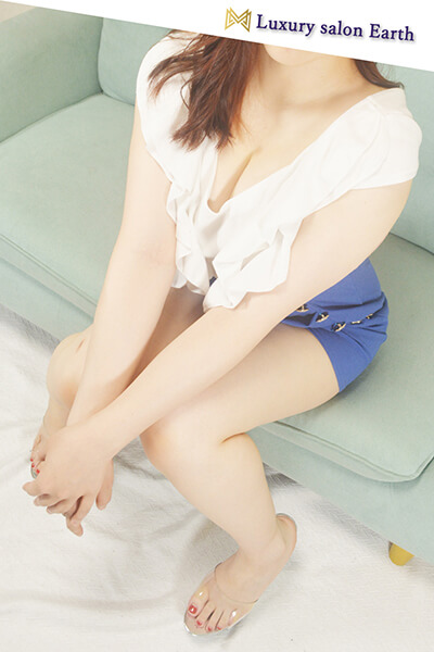 Luxury salon Earth 吉祥寺 (ラグジュアリーサロンアース) 神代 めいさ