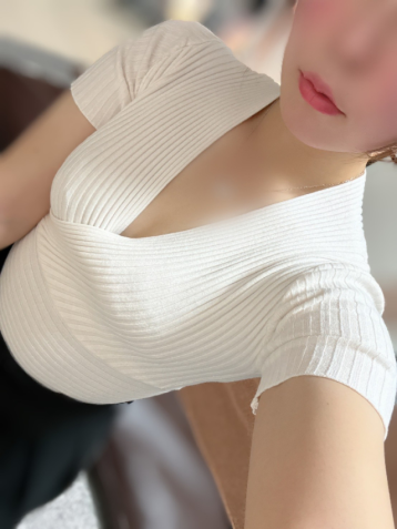 ユリナ (24)