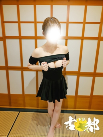 日向 ことり (38)